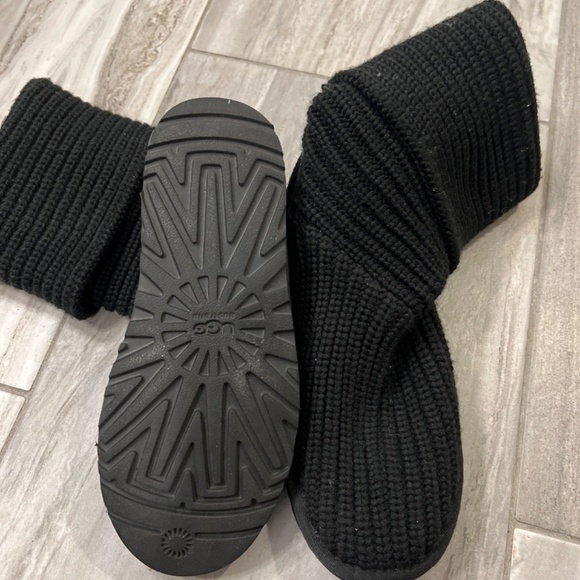 Ugg Cardy Boots - Picture 2 of 3